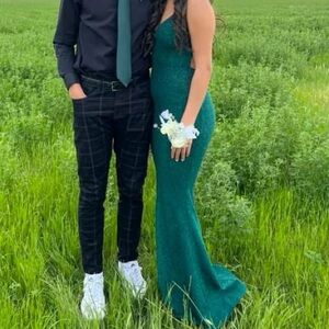 M emerald green dress